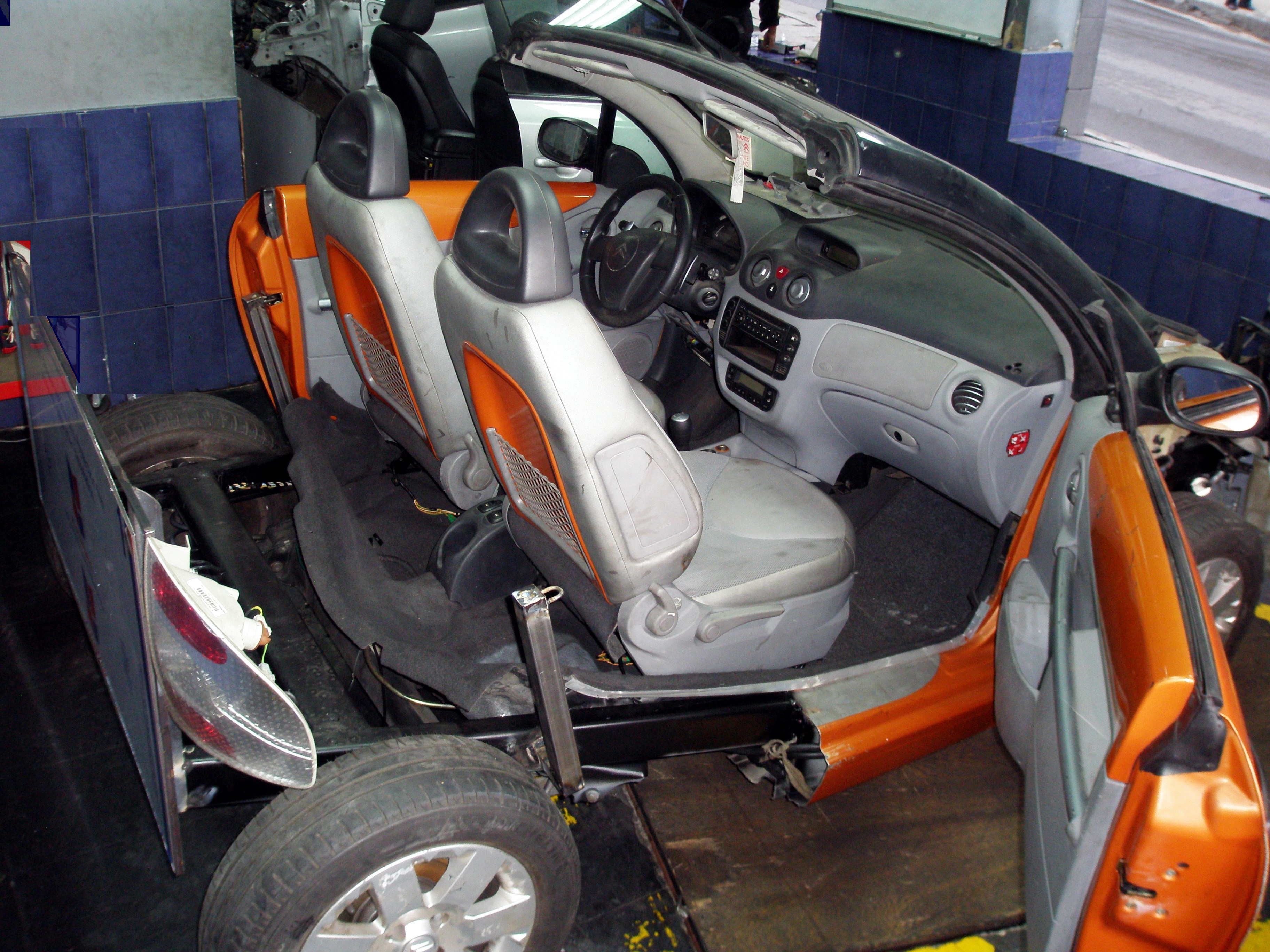 Descubre nuestras carreras en mecánica automotriz y autotrónica en ITAB, Bolivia Carreras en ITAB - Instituto de Mecánica Automotriz en Bolivia