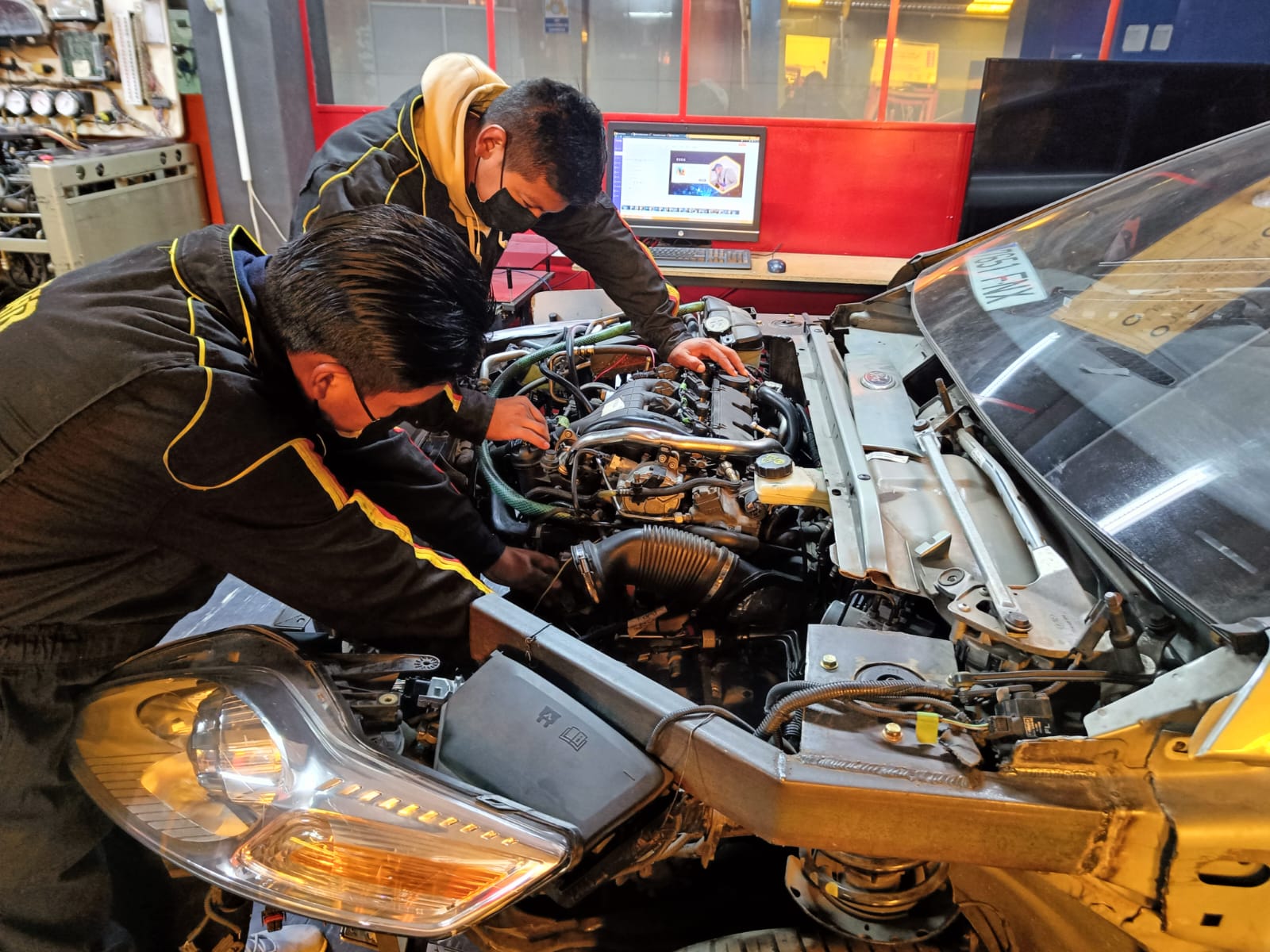 ITAB, Líder en Educación Técnica y Automotriz en Bolivia ITAB, Instituto de Mecánica Automotriz en Bolivia - Formación Profesional